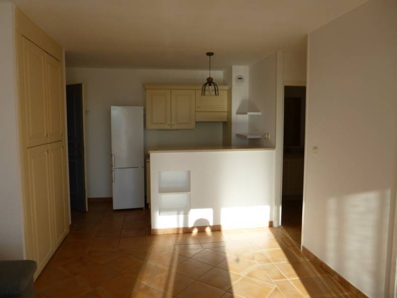 APPARTEMENT T2 SUR LE GOLF DE SAUMANE DE VAUCLUSE