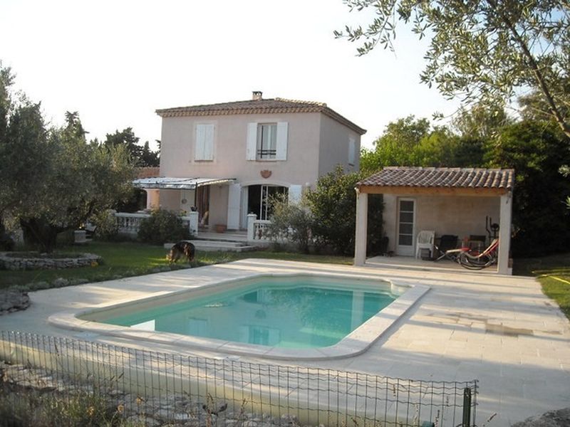 VILLA l'Isle sur la Sorgue 500 mètres des commerces DEUX LOGEMENTS